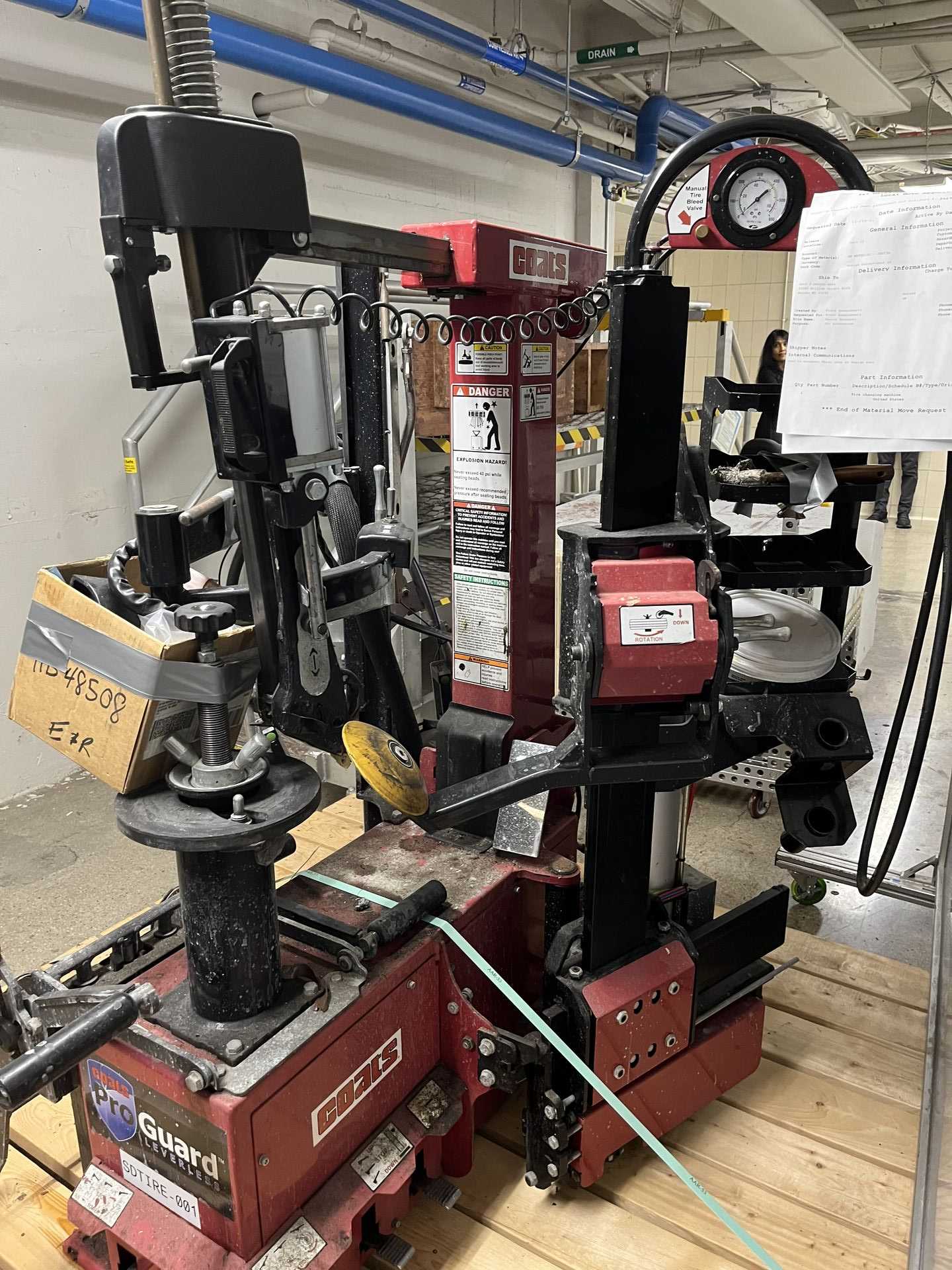 2010 COATS PROGUARD LEVERLESS TIRE CHANGER - SHOP EQUIPMENT