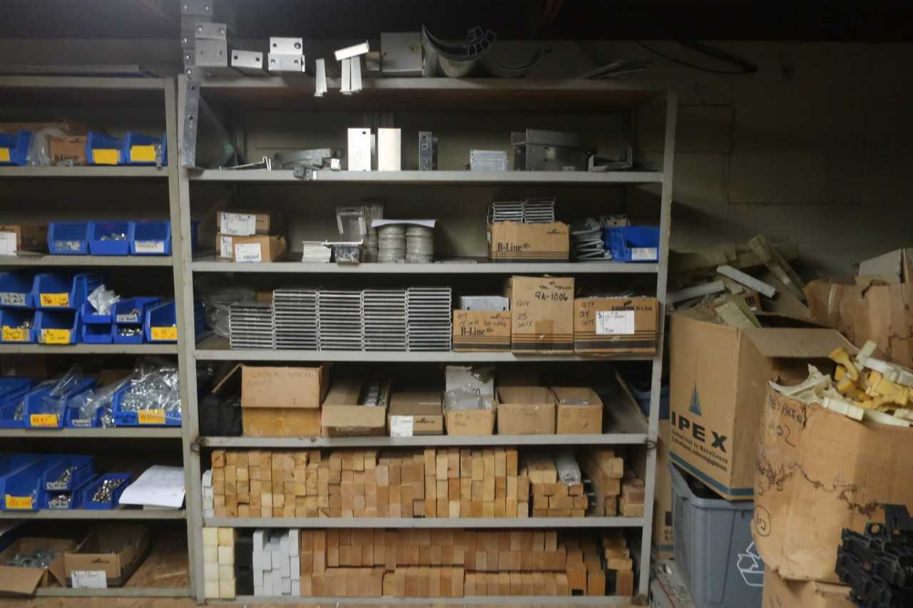 LOT OF ASSORTED CABLE TRAY COMPONENTS - ELECTRICAL COMPONENTS