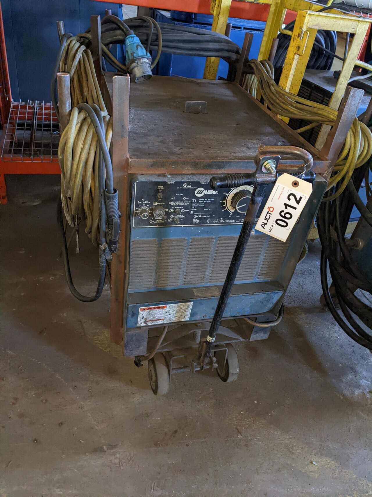 MILLER 902290 GOLD STAR 300SS ARC WELDER - WELDING EQUIPMENT