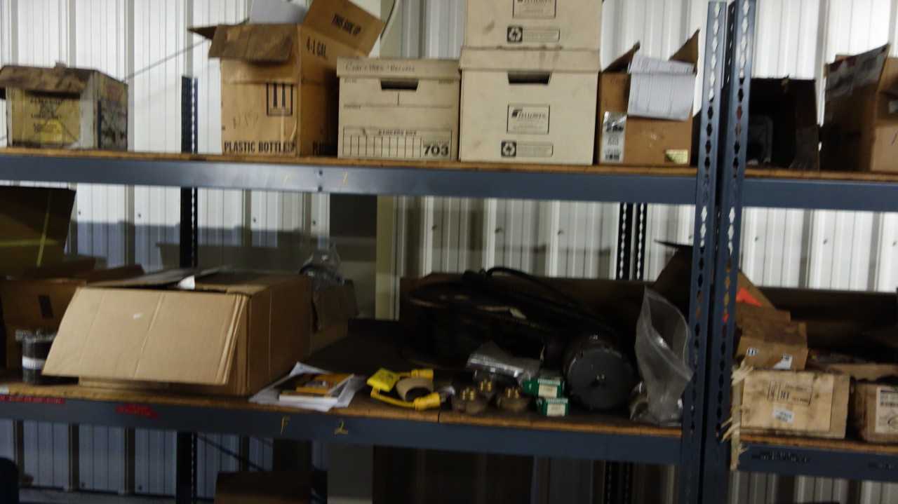 CONTENTS OF 7 SHELF COLUMNS, FILTERS, RESPIRATORS, CATERPILLAR, 3M, KOMATSU - INDUSTRIAL PARTS