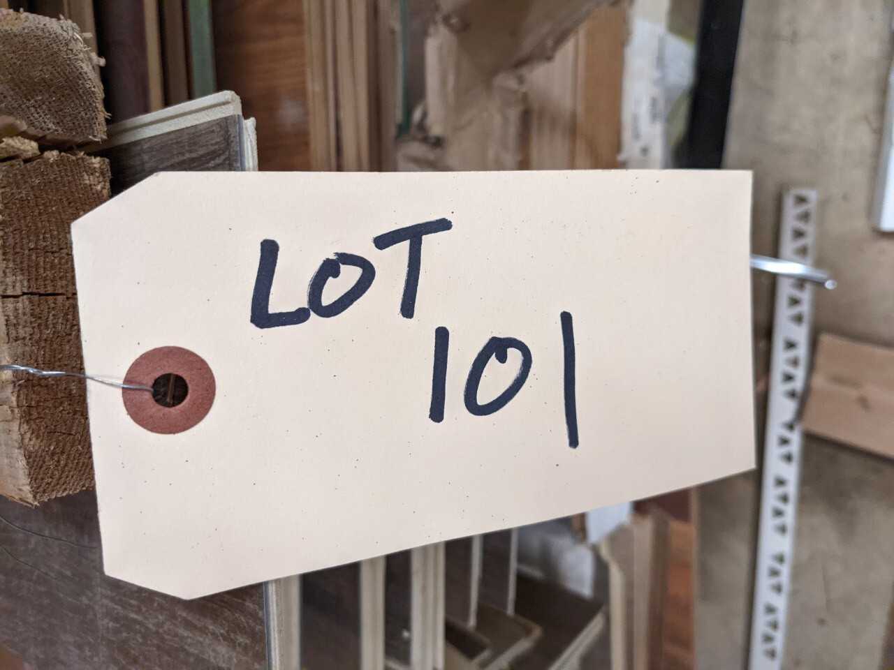 Lot of laminate flooring - MISCELLANEOUS