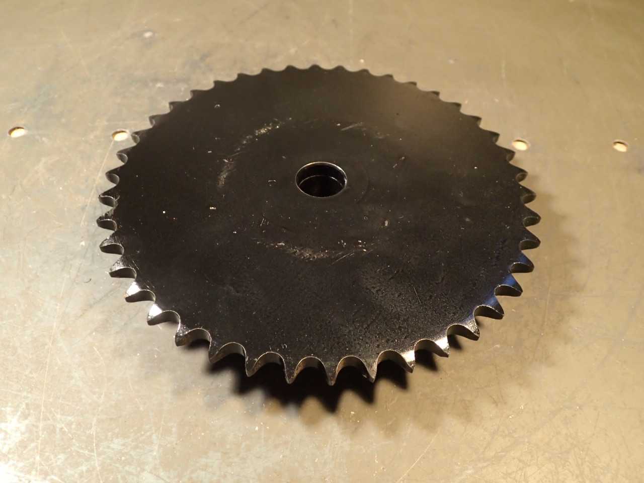 Boston Gear SKSB42 #40 Steel Chain Sprocket 42-Tooth 3/4" Bore NOS New Old Stock - SPROCKET