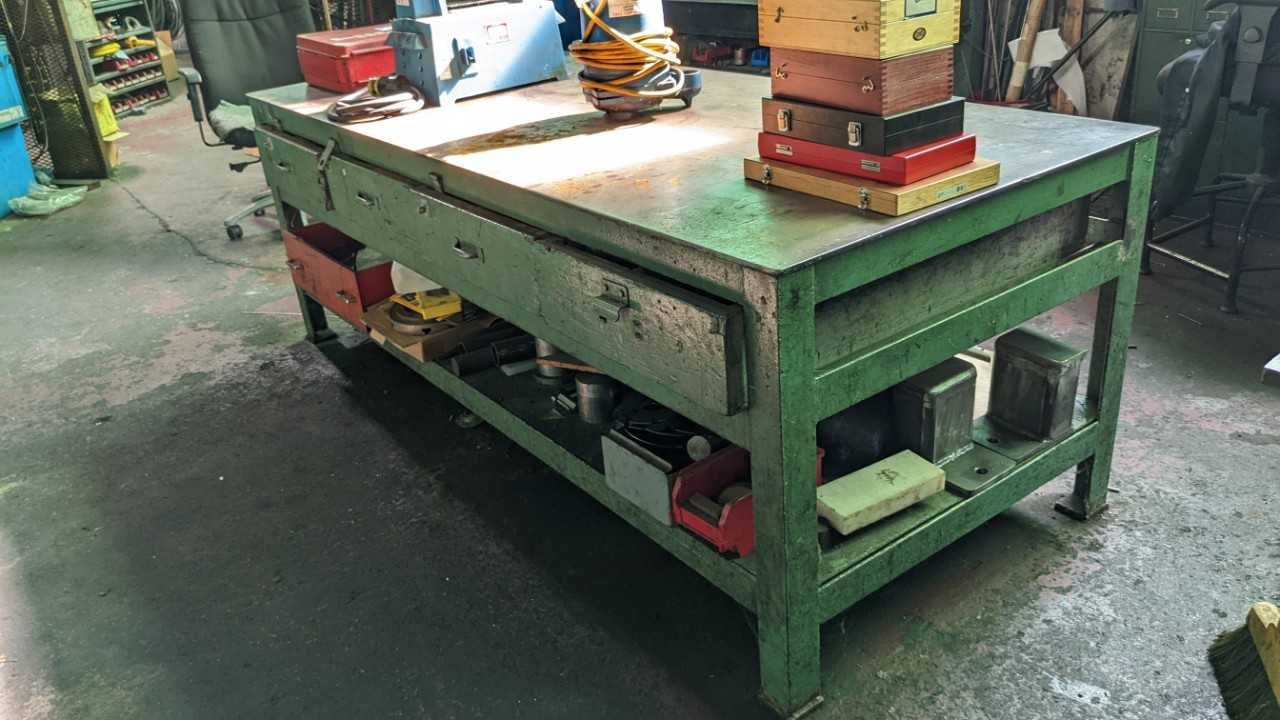 Metal work table 96"x40" - PLANT & FACILITY