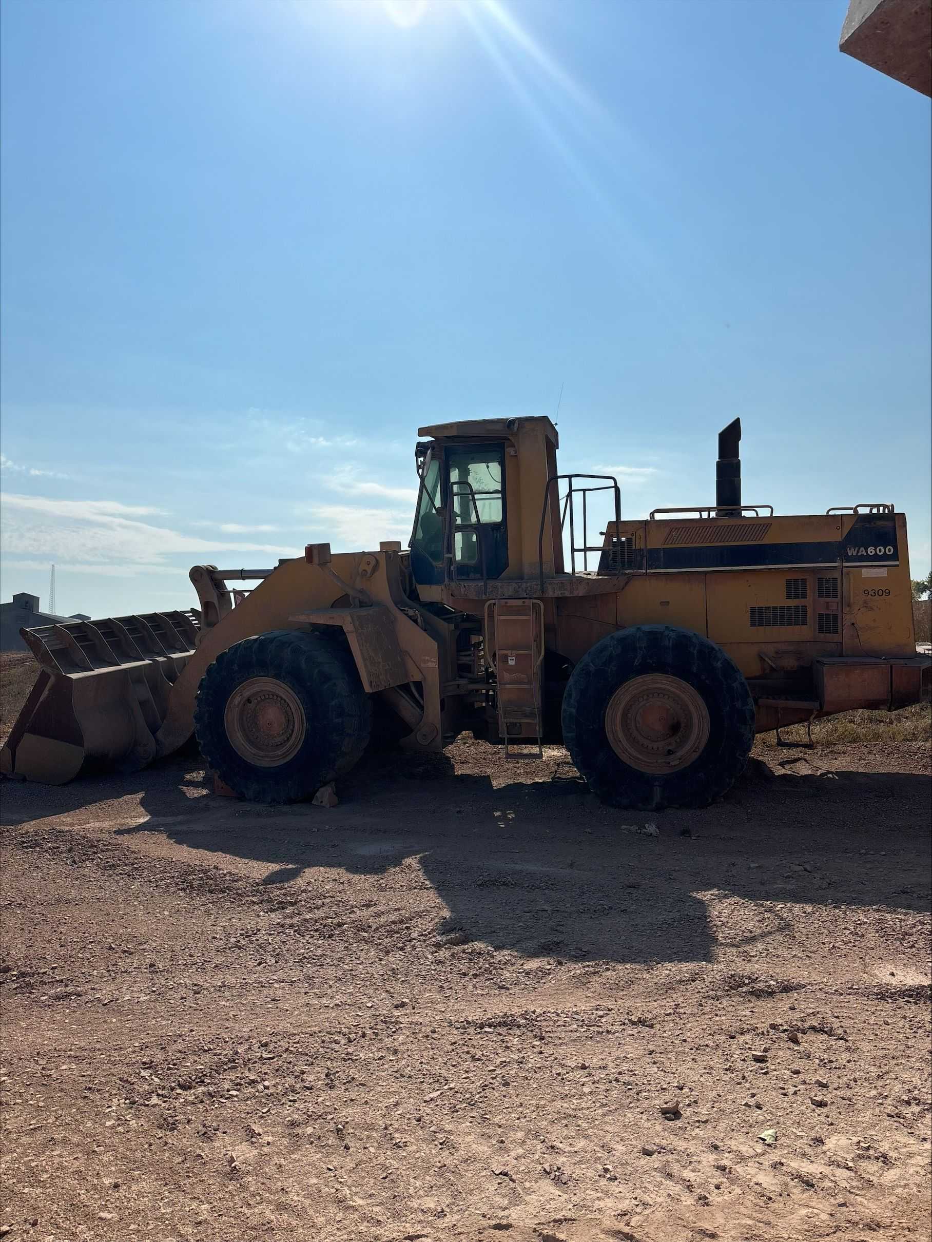 1993 KOMATSU WA600-1LC WHEEL LOADER