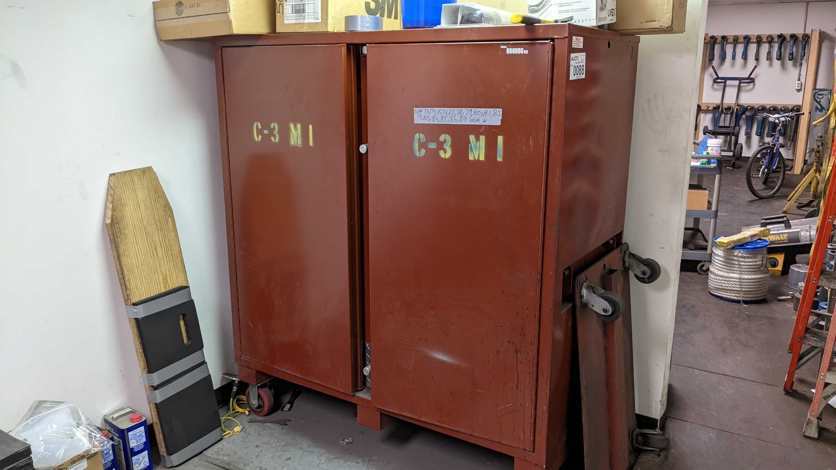 TOOL BOX - TOOL STORAGE TOOL BOX - TOOL STORAGE