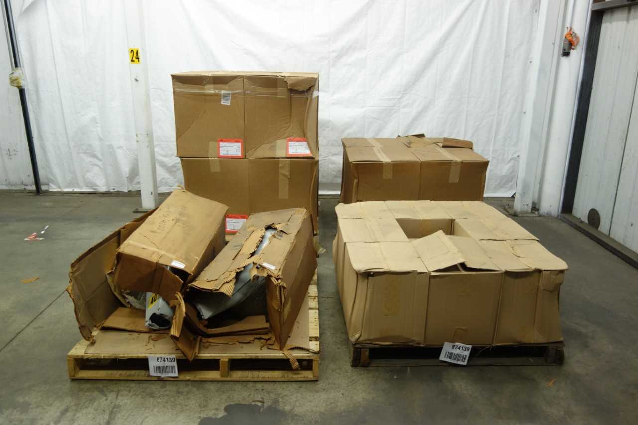 4 PALLETS OF ASSORTED LIGHTING FIXTURES - LIGHTING