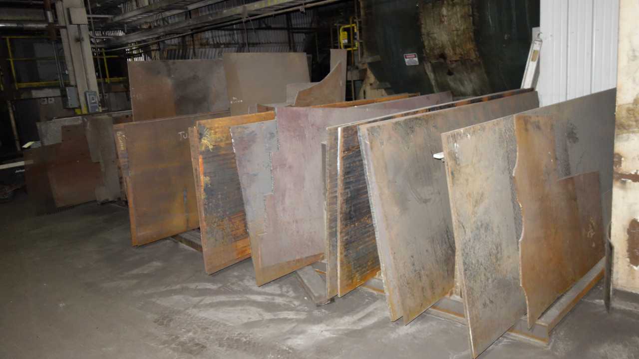 ASSORTED METAL PLATE STOCK AND 3X PLATE STANDS - MISCELLANEOUS