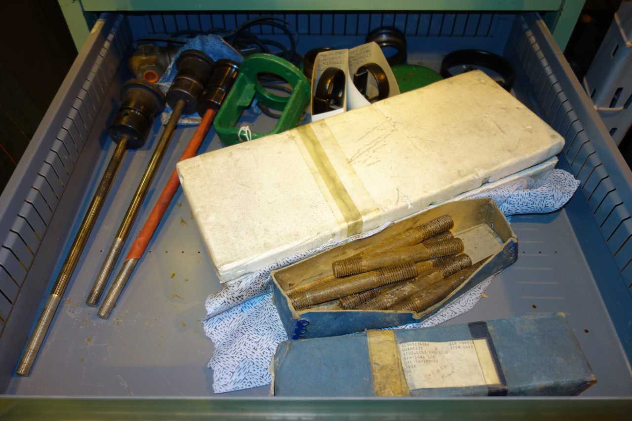 STANLEY VIDMAR CABINET WITH CONTENTS, FISHER - TOOL STORAGE