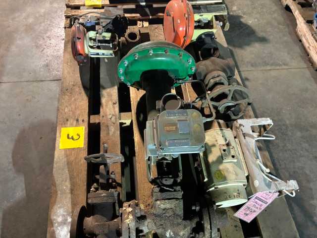 Bulk Lot of Valves, Flanges, Pumps & MRO Including Rosemount, NGK, Edwards, Nil-Cor, Fisher - QTY 6 Pallets - VALVES