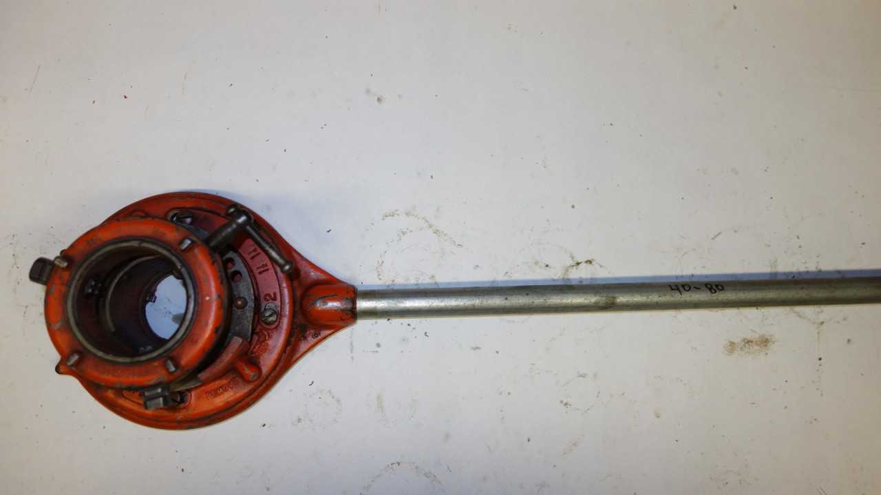 RIDGID 65-R 1 TO 2 IN MANUAL PIPE THREADER - HAND TOOLS