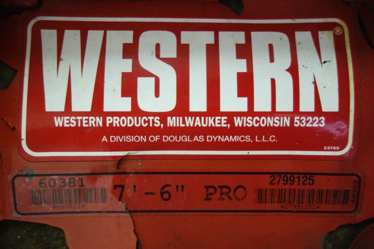 WESTERN 7-1/2 FT PRO-PLOW SERIES 2 STRAIGHT BLADE SNOW PLOW ATTACHMENT - CONSTRUCTION EQUIPMENT ATTACHMENTS