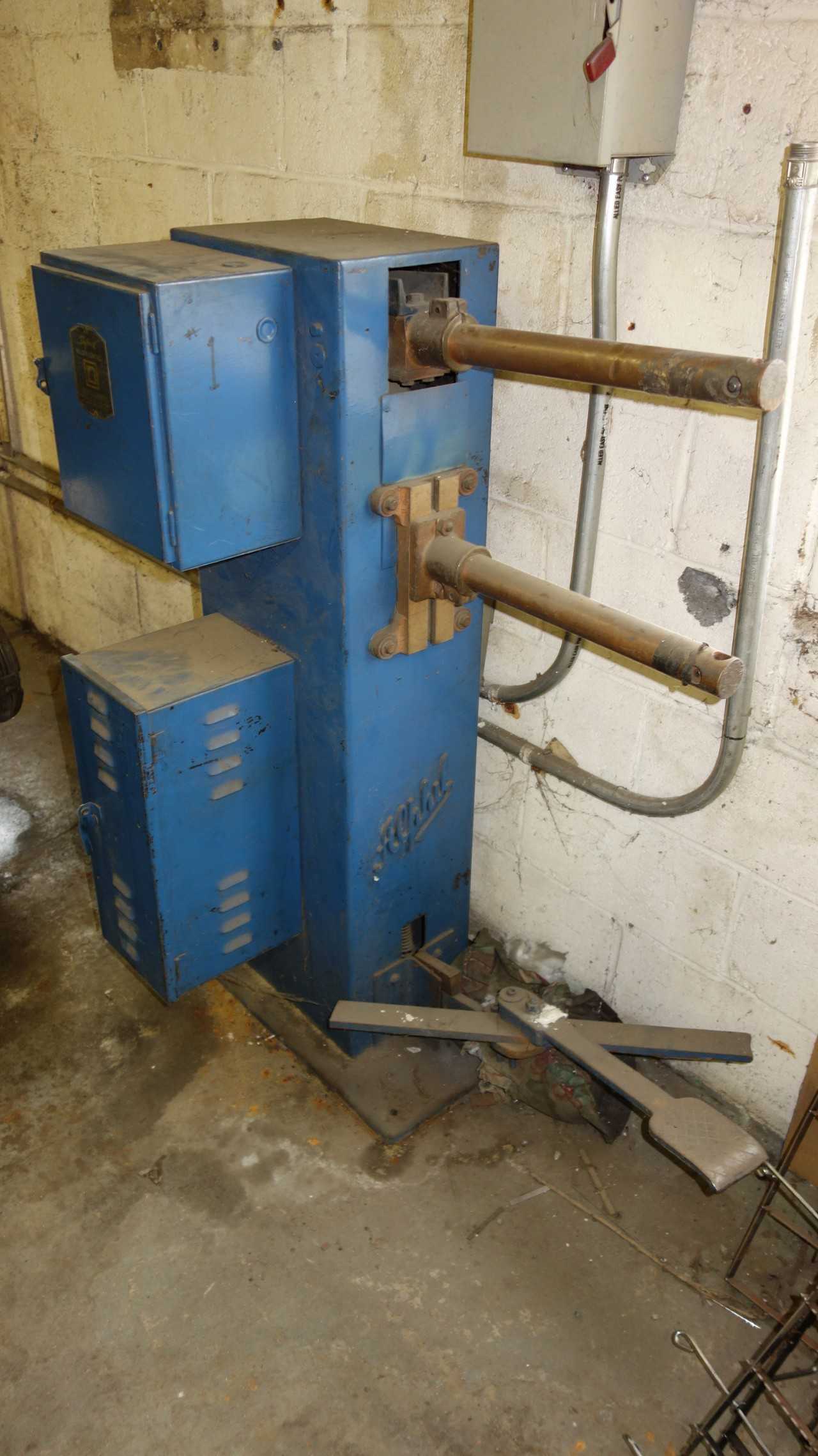 ALPHIL 5KVA 220V-AC SPOT WELDER (MISSING ARMS) - SPOT WELDING MACHINE