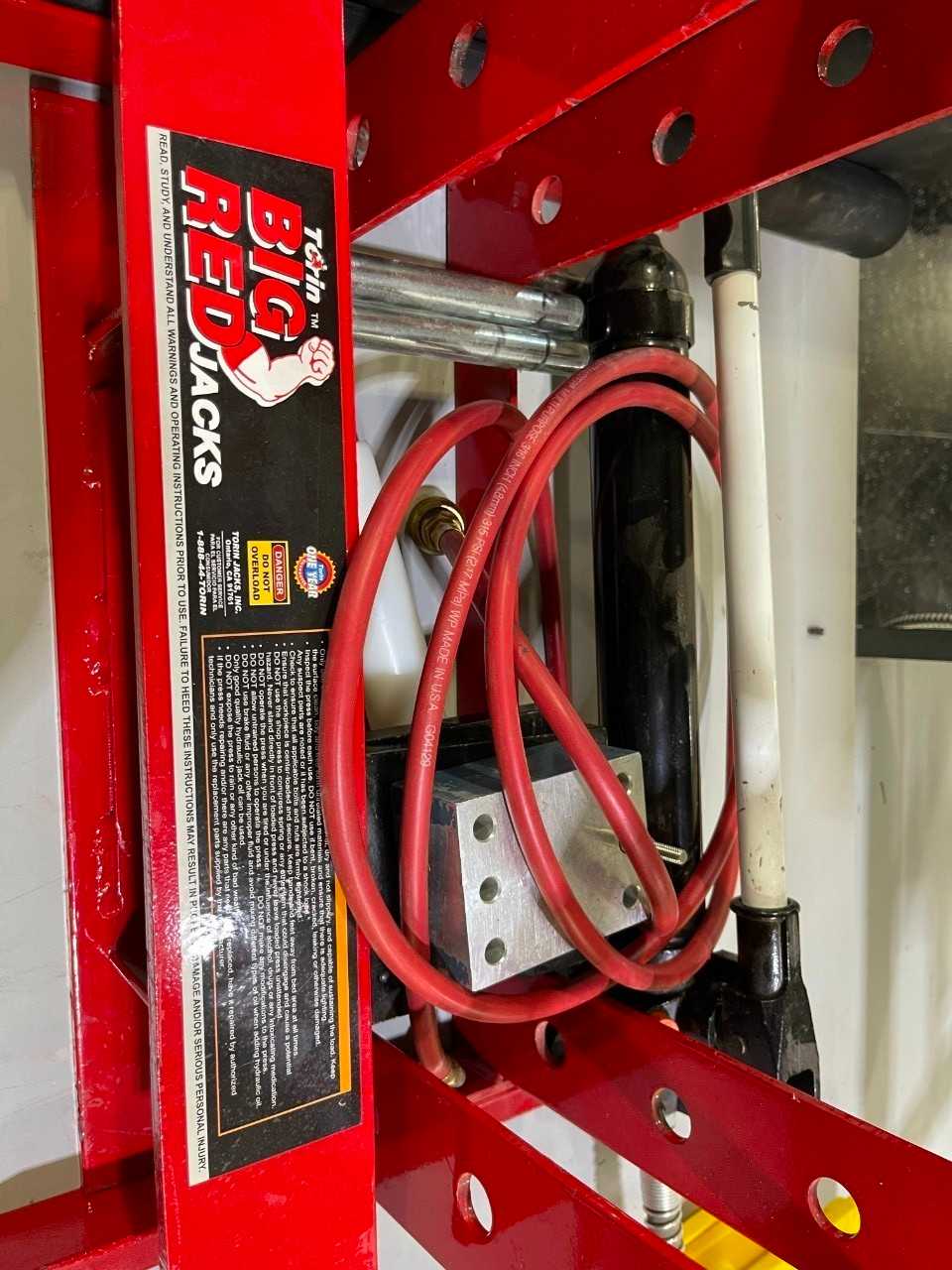 Big Red Hydraulic Press - PRESSES