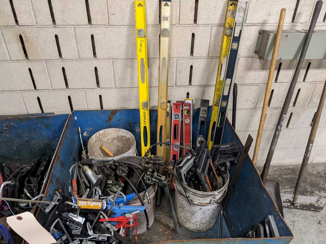 LOT OF ASSORTED TOOLS, LEVELERS, GREASE GUNS, SAWS - ELECTRIC POWER TOOLS