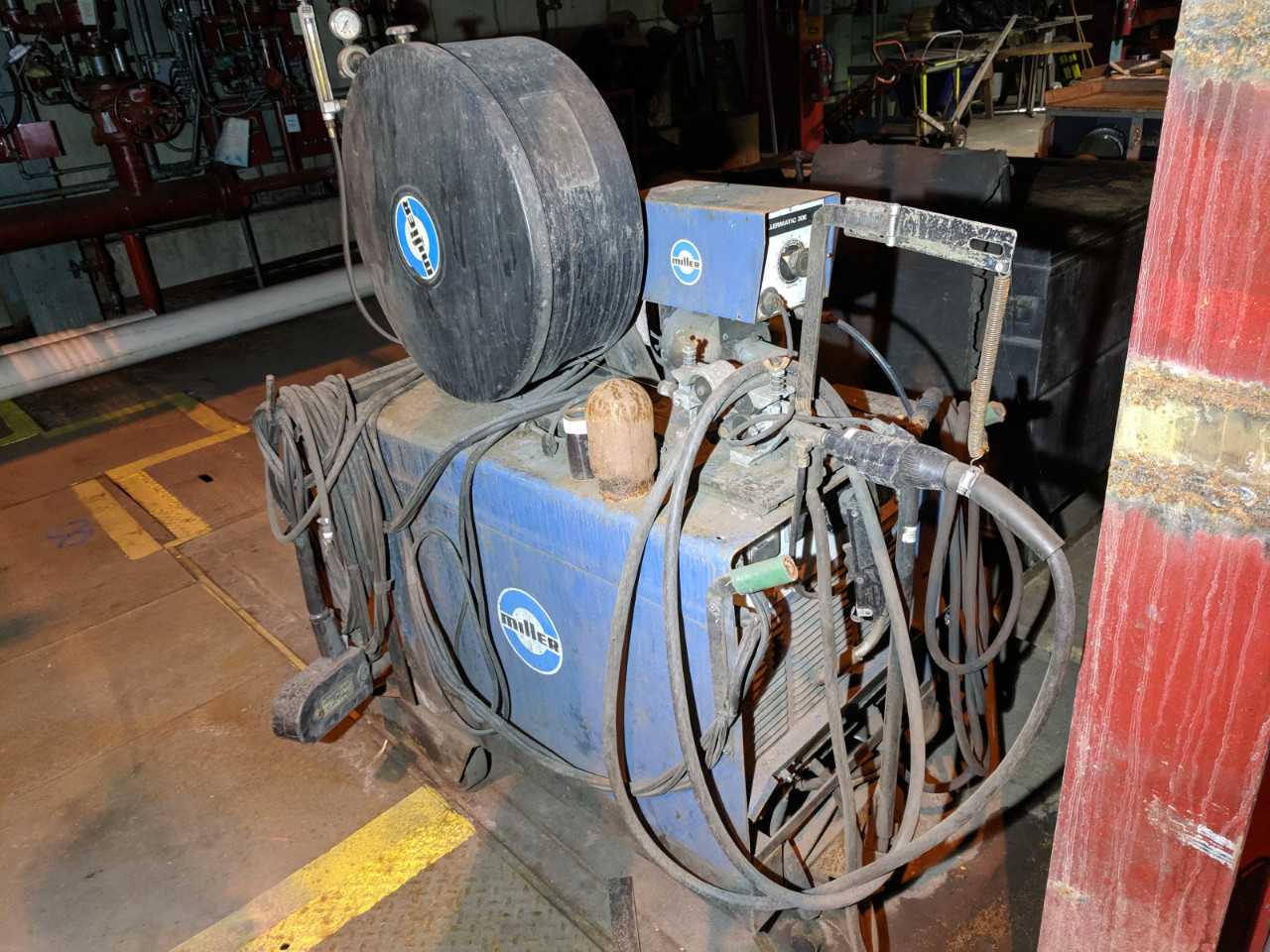 MILLER DIAWELD 450 WELDER WITH 30E WIRE FEEDER - WELDING EQUIPMENT MILLER DIAWELD 450 WELDER WITH 30E WIRE FEEDER - WELDING EQUIPMENT