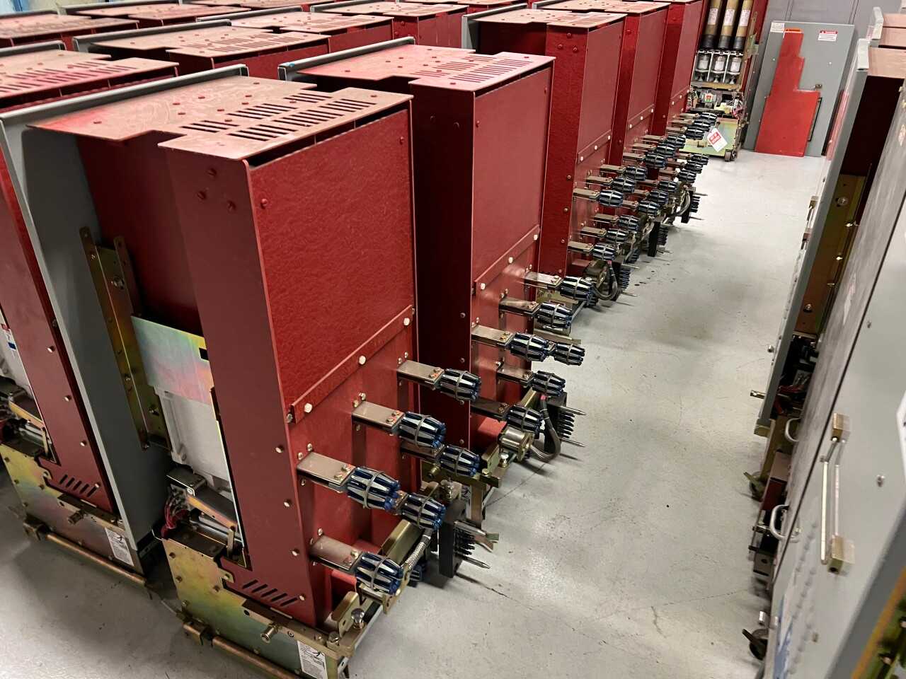 5x Eaton VSR vacuum breakers - CIRCUIT BREAKERS