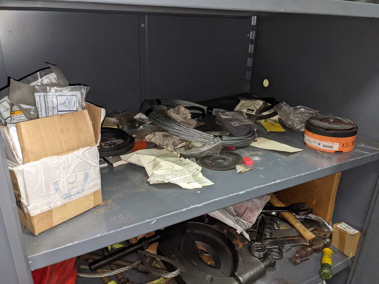2 DOOR TOOL CABINET WITH CONTENTS, ASSORTED TOOLS, AIR GUNS, WRENCHES, VISES - TOOL STORAGE