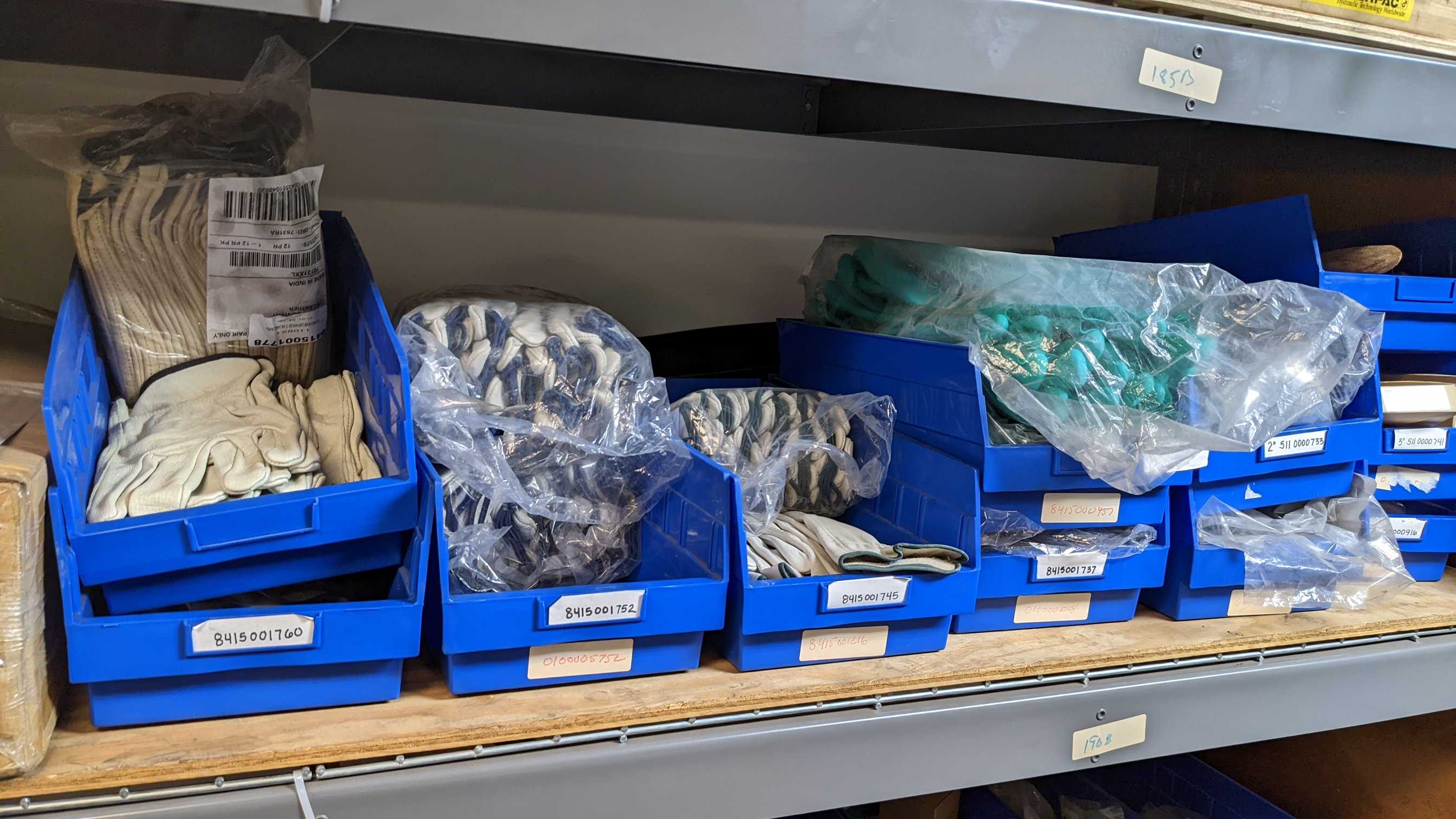 LOT OF 2 SECTIONS OF SHELVING CONTENTS CONTAINING PERSONAL PROTECTIVE EQUIPMENT, SMALL TOOLS - SAFETY EQUIPMENT