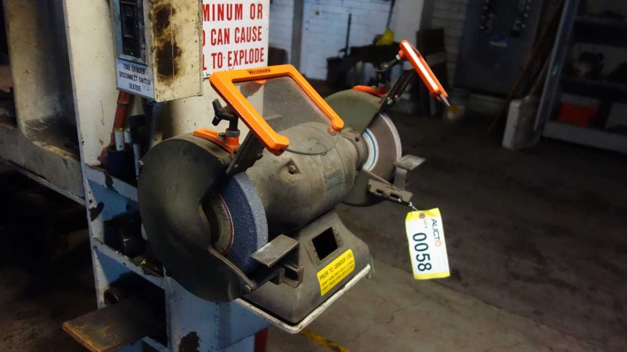 BLACK & DECKER 10IN BENCH GRINDER - GRINDING MACHINES