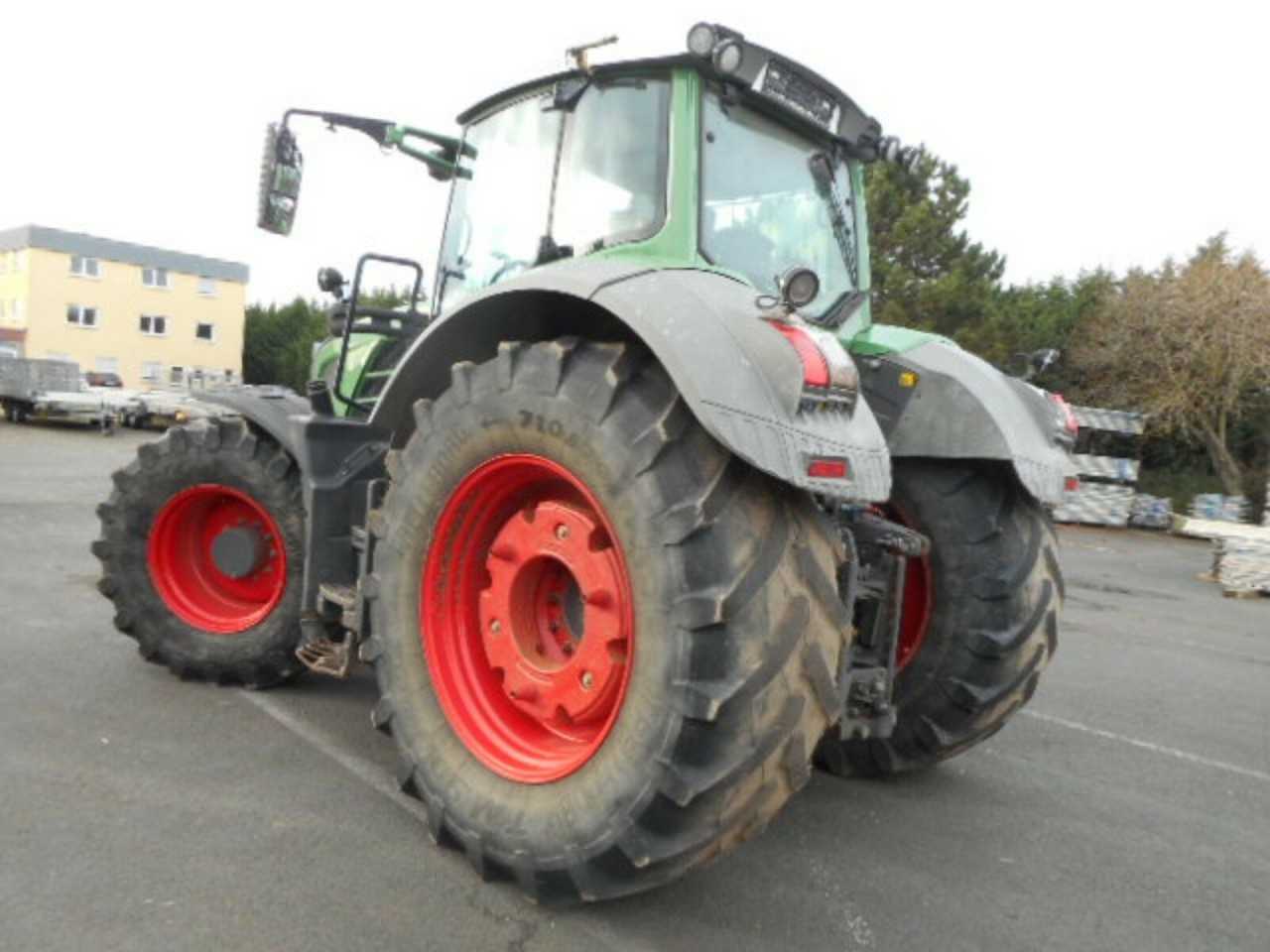 2013 Fendt 828 Profi Tractor - CONSTRUCTION EQUIPMENT