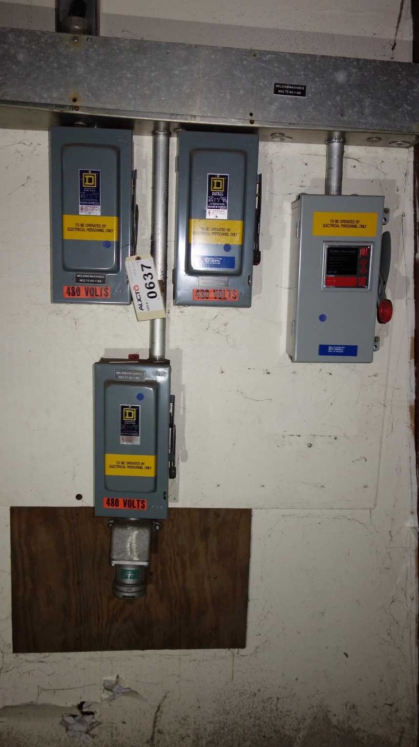 LOT OF 4 FUSED DISCONNECT SWITCHES - DISCONNECT SWITCHES