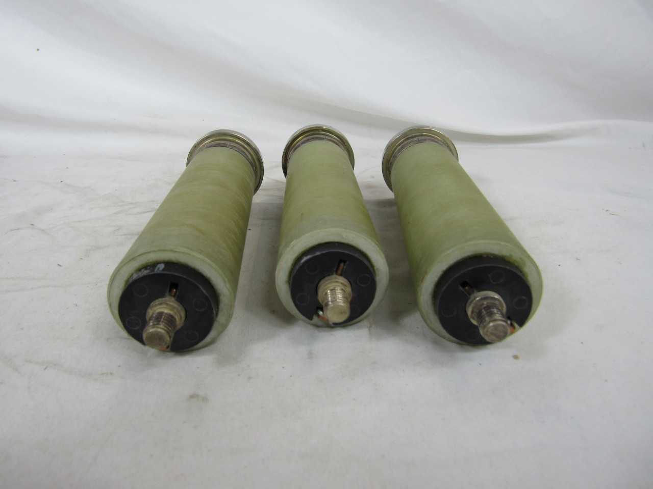 Quantity of 3 New Surplus Eaton 8RBT4-400E Fuse RBT4 400A - ELECTRICAL COMPONENTS