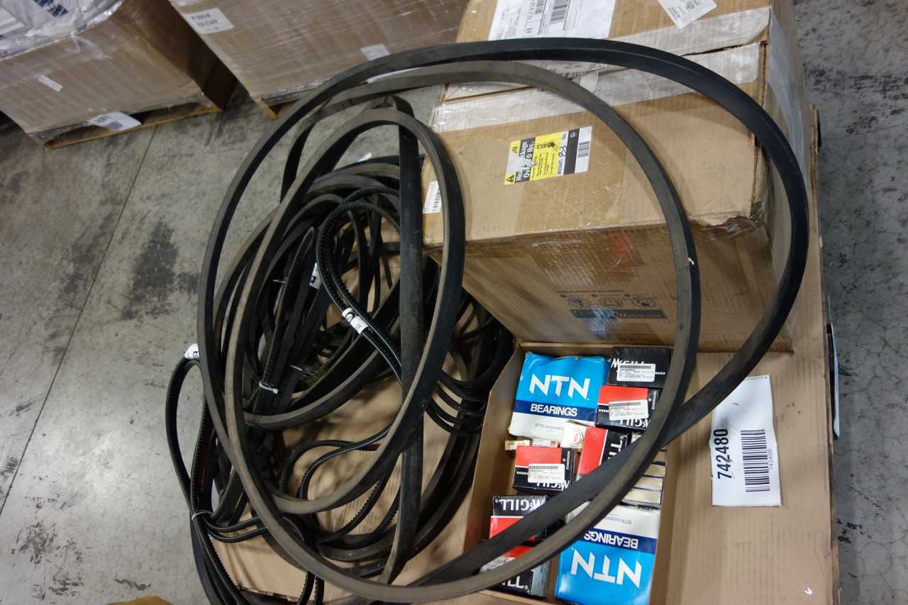 2 PALLETS OF ASSORTED BELTS, ROLLER CHAIN, SPROCKETS, SCREW BEARING- NSK, MARTIN, GATES - ROLLER CHAIN