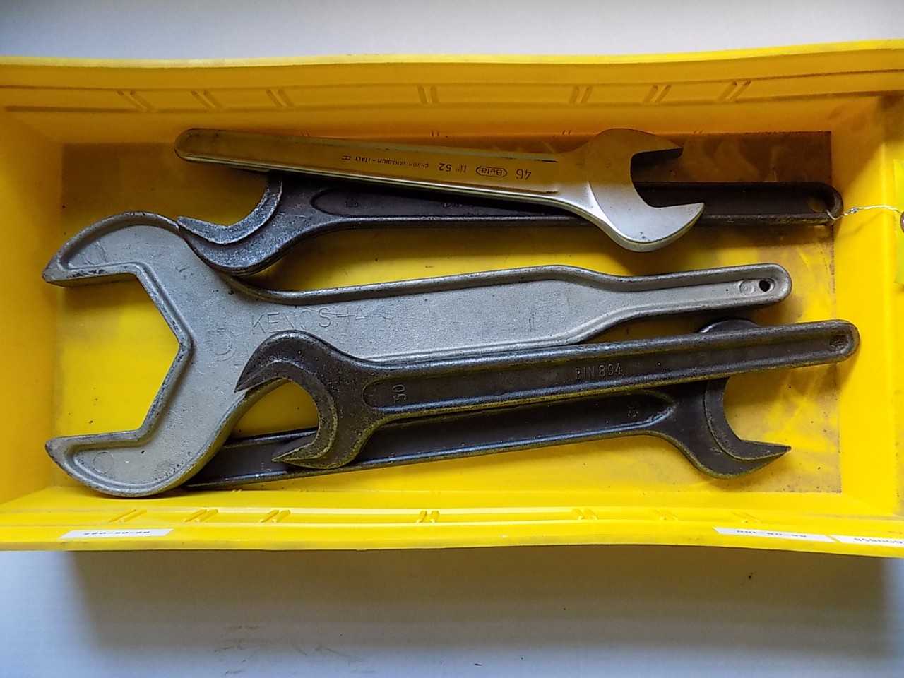 LOT OF LARGE CRESCENT WRENCHES - MISCELLANEOUS