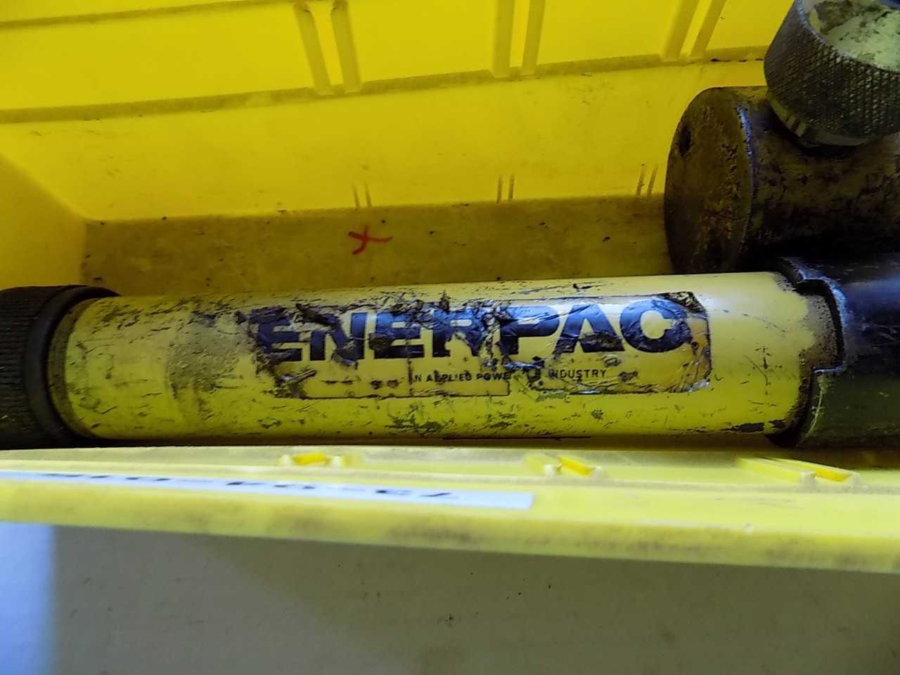 LOT OF ENERPAC RC-108 10 TON AND RC55OL4 5 TON HYDRAULIC CYLINDERS - MISCELLANEOUS