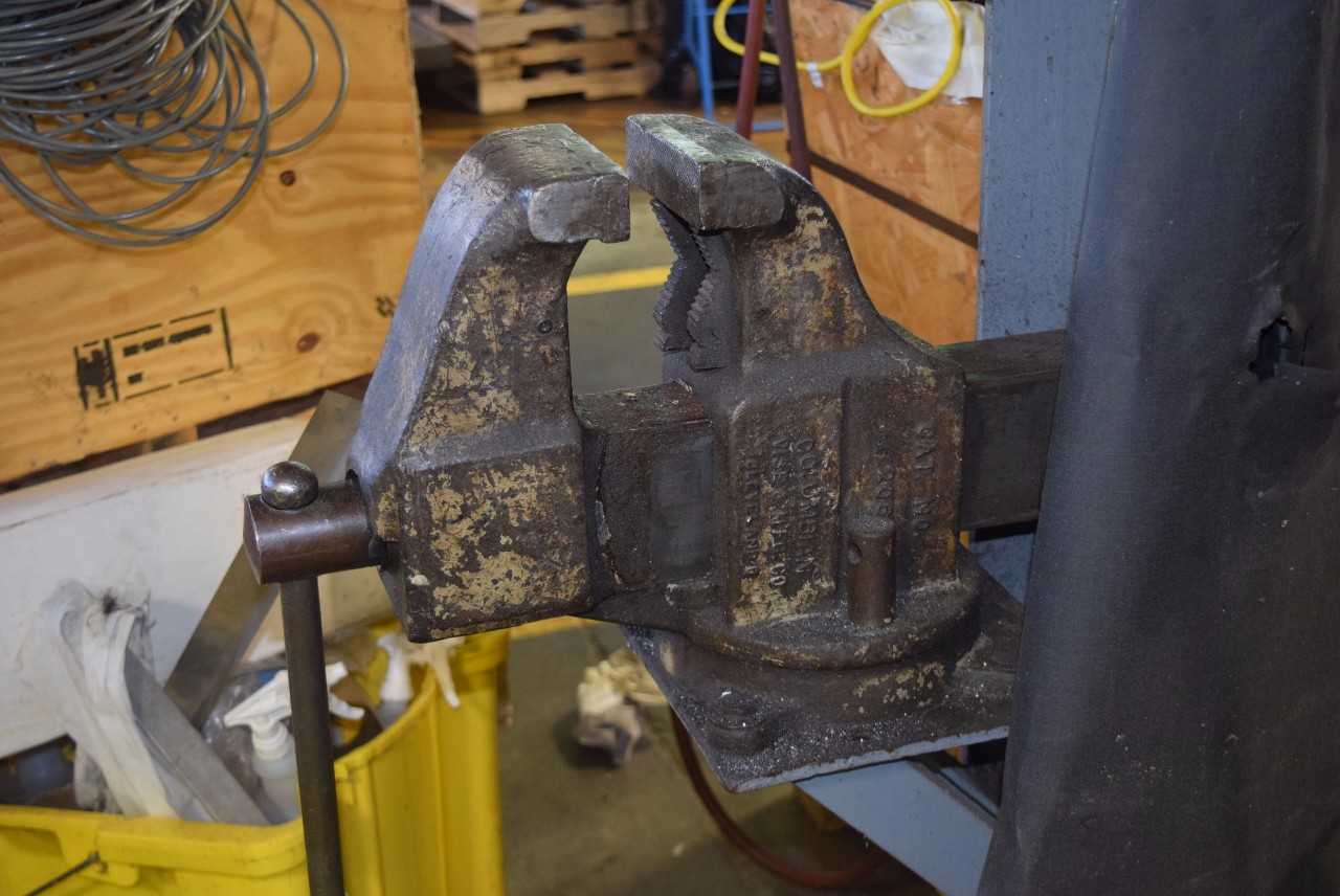 1 LARGE TABLE VICE 205 - MISCELLANEOUS