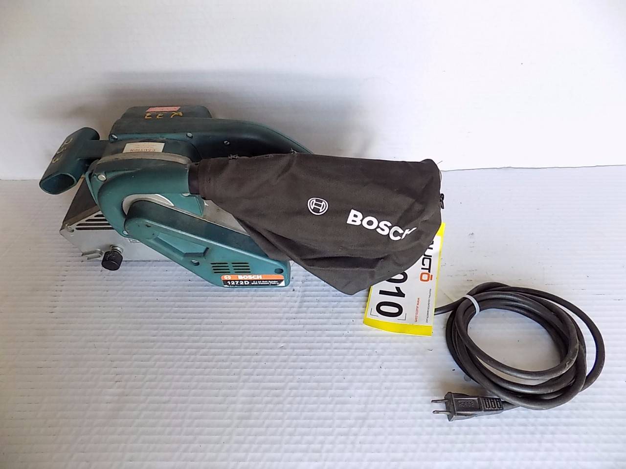 BOSCH 1272D 3 X 24 BELT SANDER WITH VACUUM PICK UP