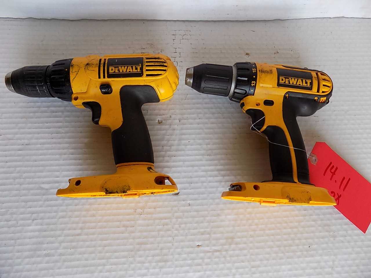 LOT OF 2 DEWALT DC720 DC759 CORDLESS DRILL - MISCELLANEOUS