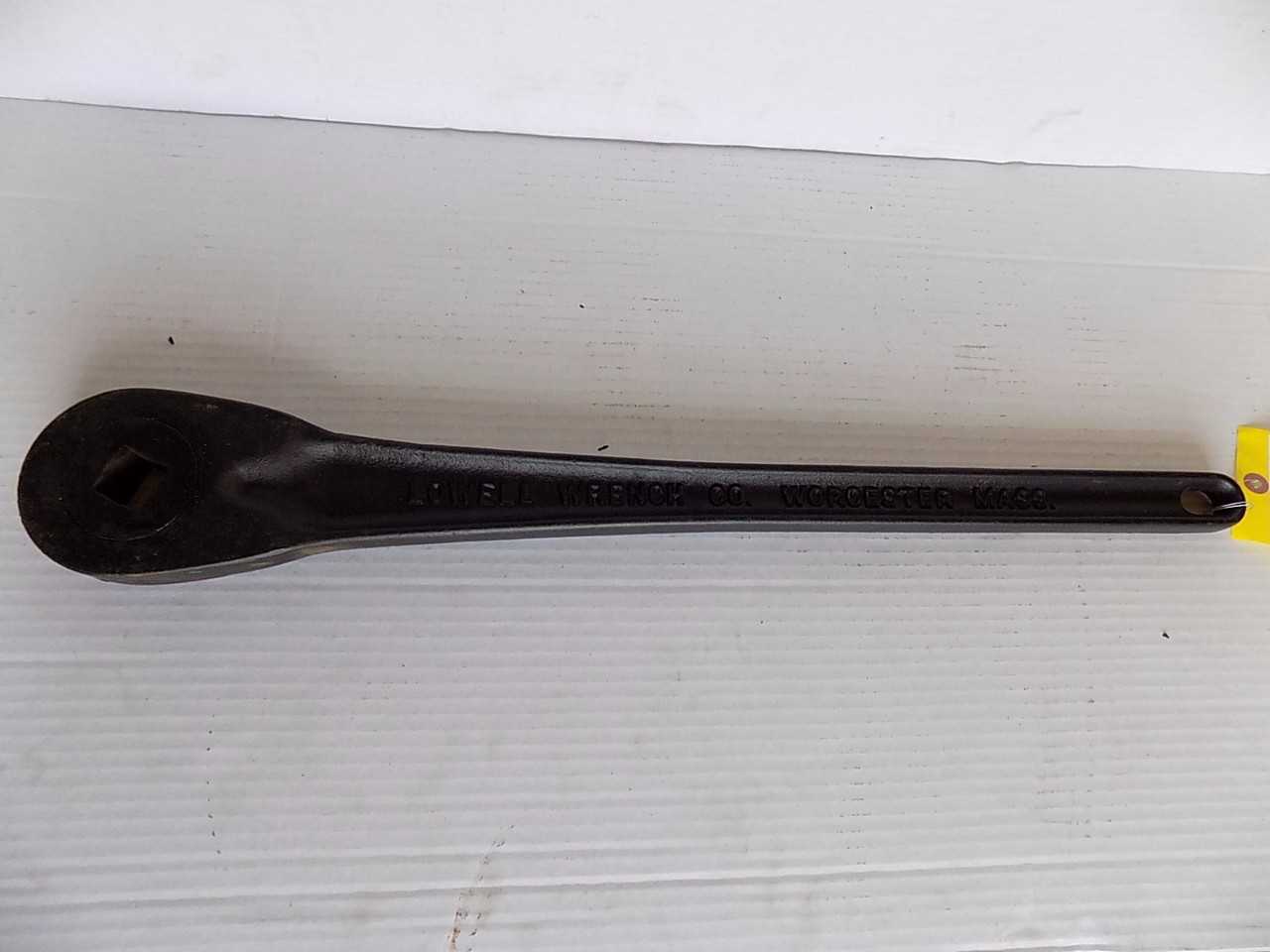 LOWELL SOCKET WRENCH 26 IN - MISCELLANEOUS