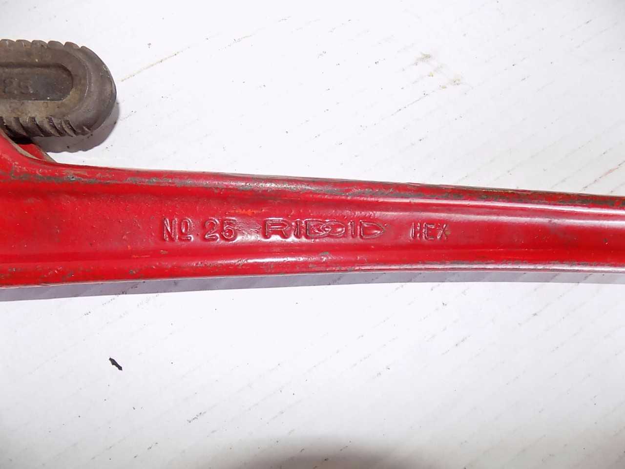LOT OF 2 RIGID 24 IN PIPE WRENCHES - MISCELLANEOUS