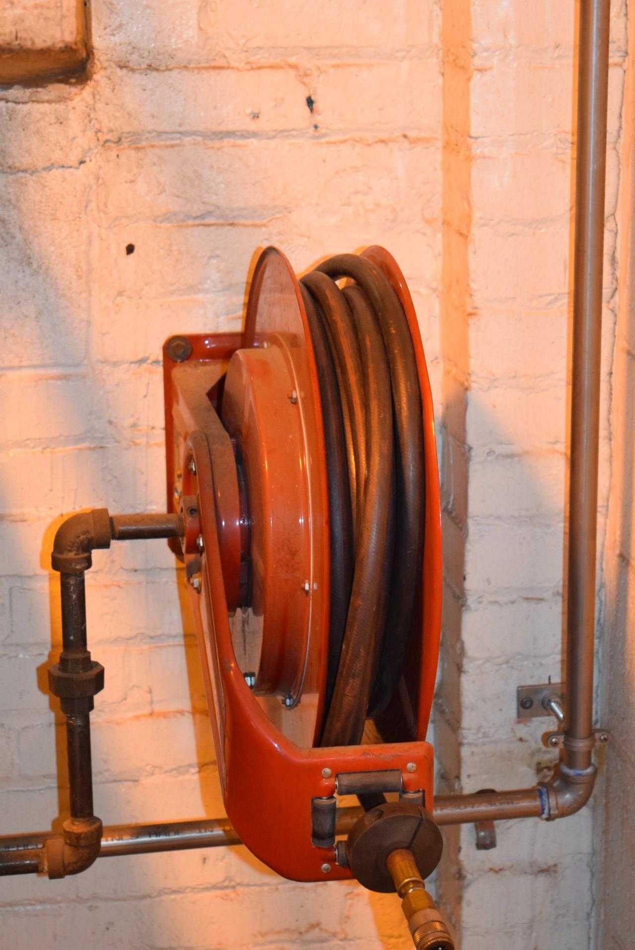 REELCRAFT 2Z865B PNEUMATIC HOSE REEL - MISCELLANEOUS