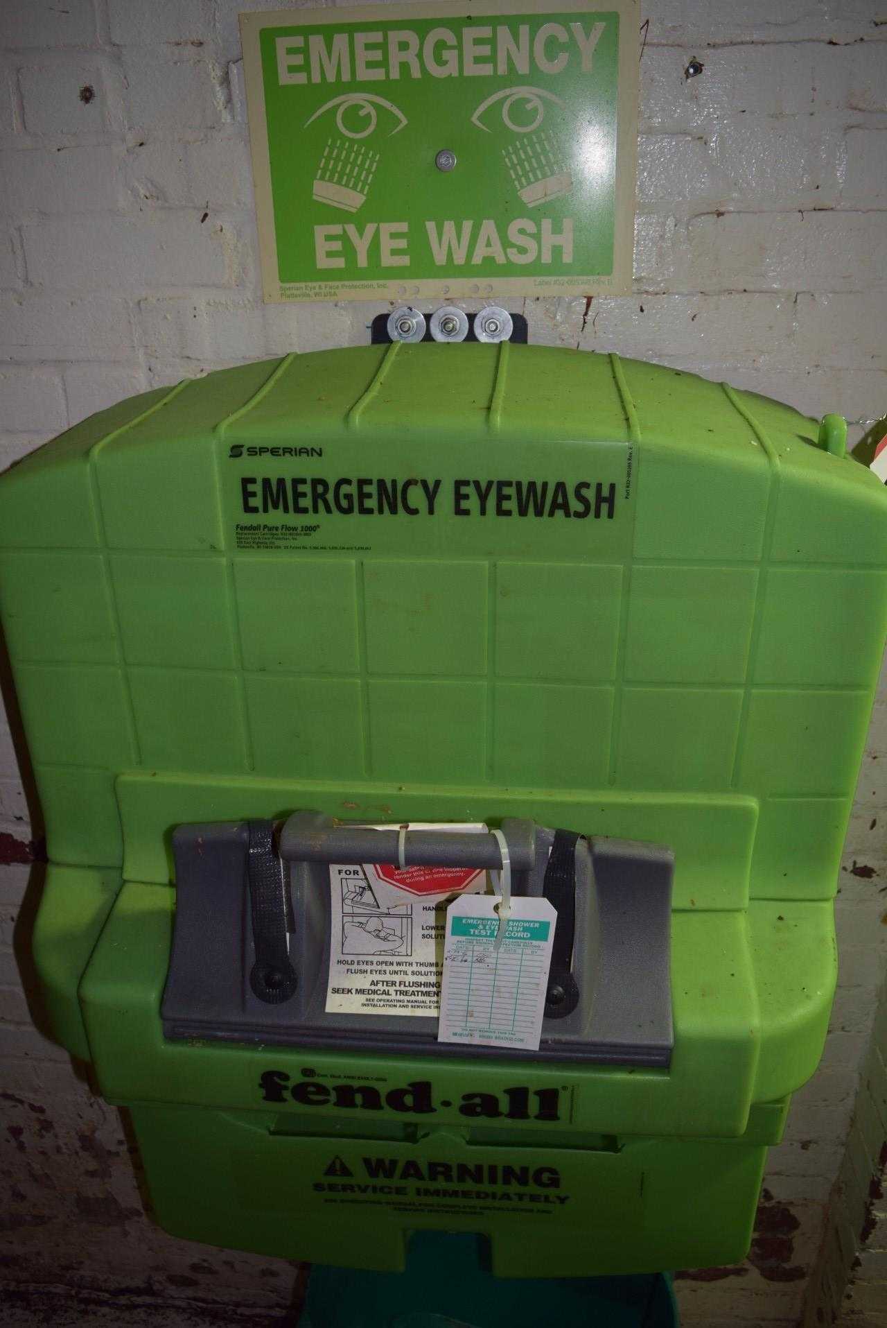 SPERIAN EMERGENCY EYEWASH STATION FENDALL PURE FLOW 1000 - MISCELLANEOUS