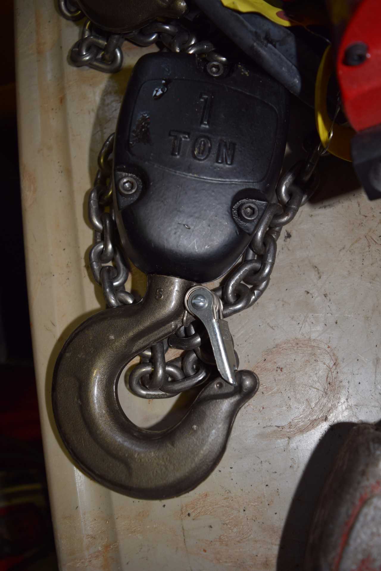 DAYTON 1 TON HOIST WITHOUT BRIDGE - MISCELLANEOUS