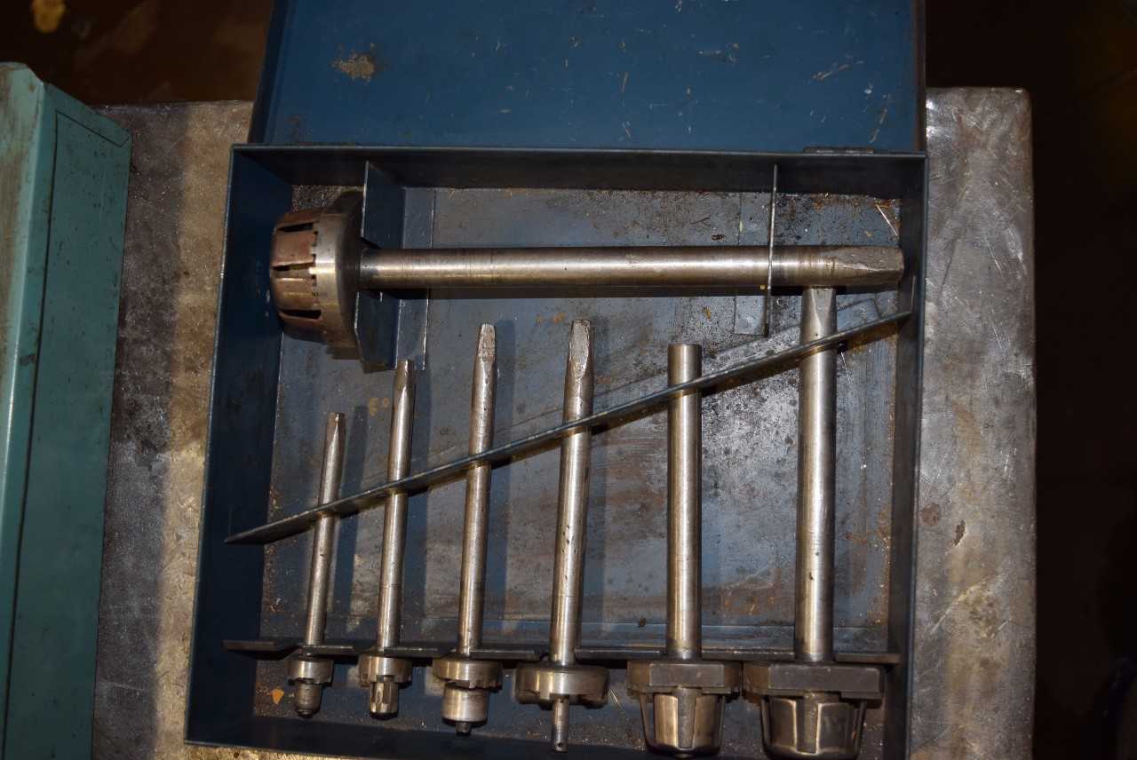LOT OF MACHINING AND MILLING TOOLS - MISCELLANEOUS