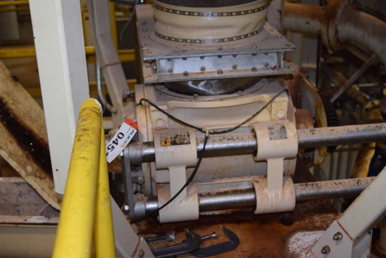 CARMAN HOPPER VIBRATOR WITH SALINA VORTEX MSC14-WS2 GATE VALVE AND NUCON DT1250 ROTARY VALVE - MISCELLANEOUS