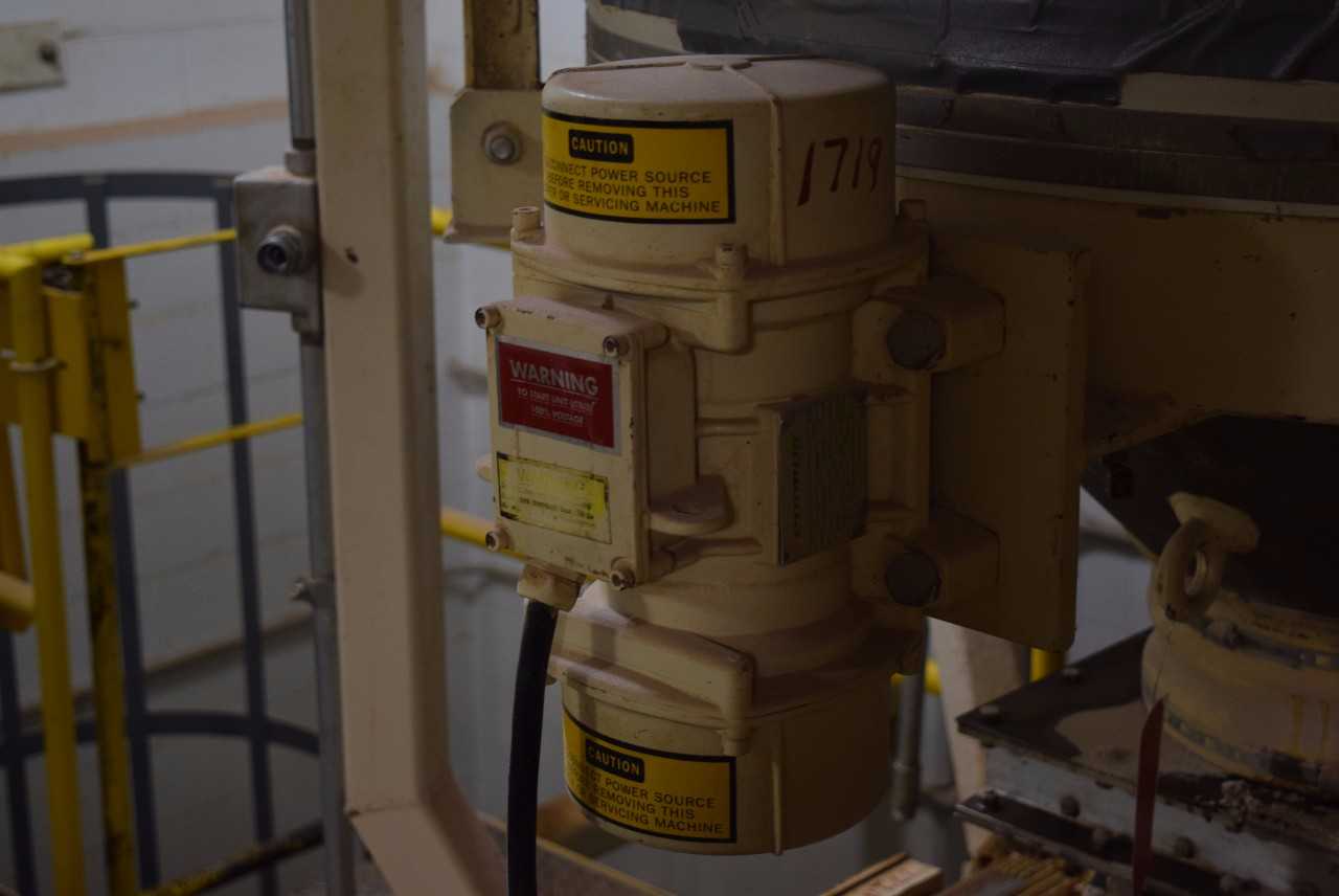 CARMAN HOPPER VIBRATOR WITH SALINA VORTEX MSC14-WS2 GATE VALVE AND NUCON DT1250 ROTARY VALVE - MISCELLANEOUS