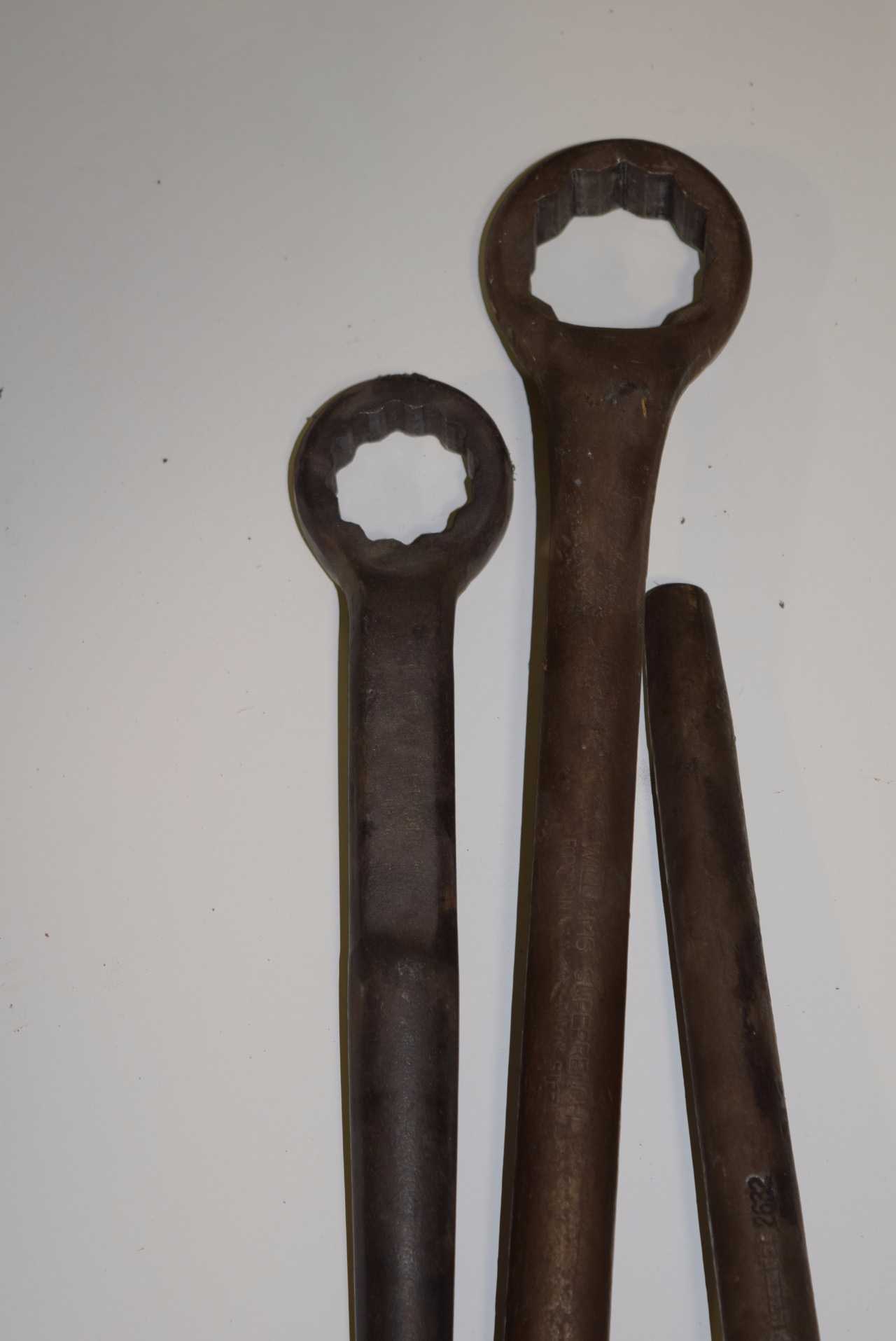 LOT OF ASSORTED STRIKING WRENCHES - MISCELLANEOUS