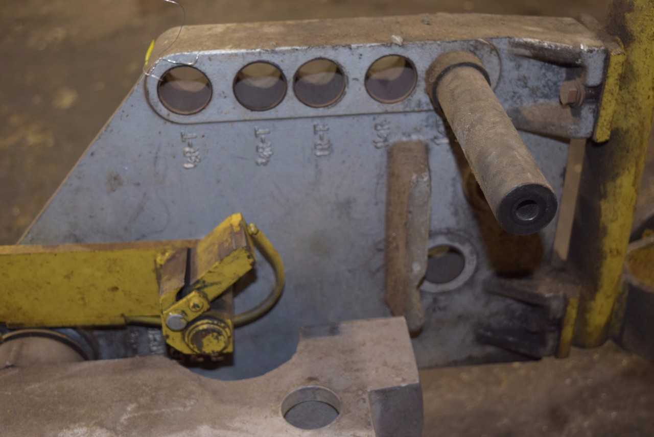 ENERPAC MILWAUKEE BENDER Z1304 1/2 " TO 2" PIPE BENDER - MISCELLANEOUS