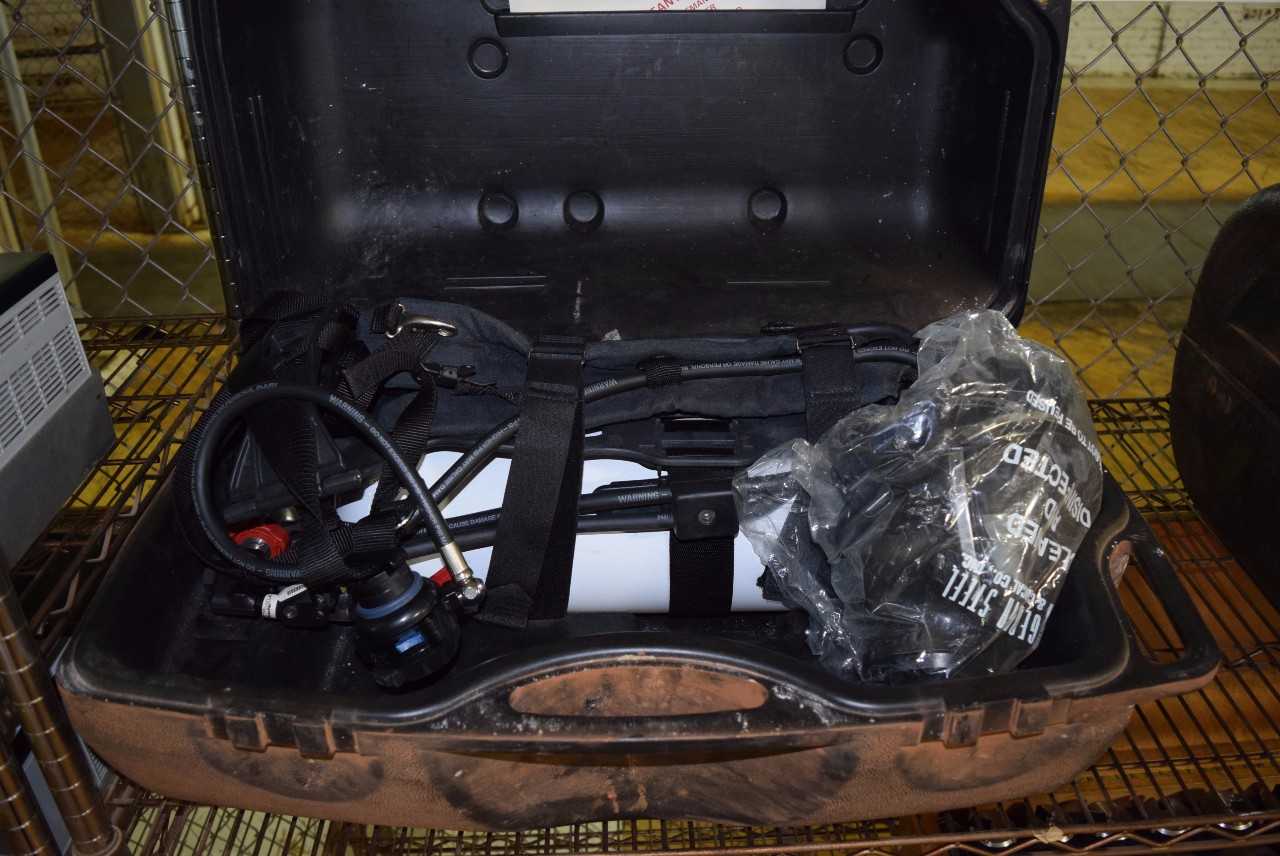 SURVIVAIR COUGAR LP30 SELF CONTAINED BREATHING APPARATUS SCBA - MISCELLANEOUS