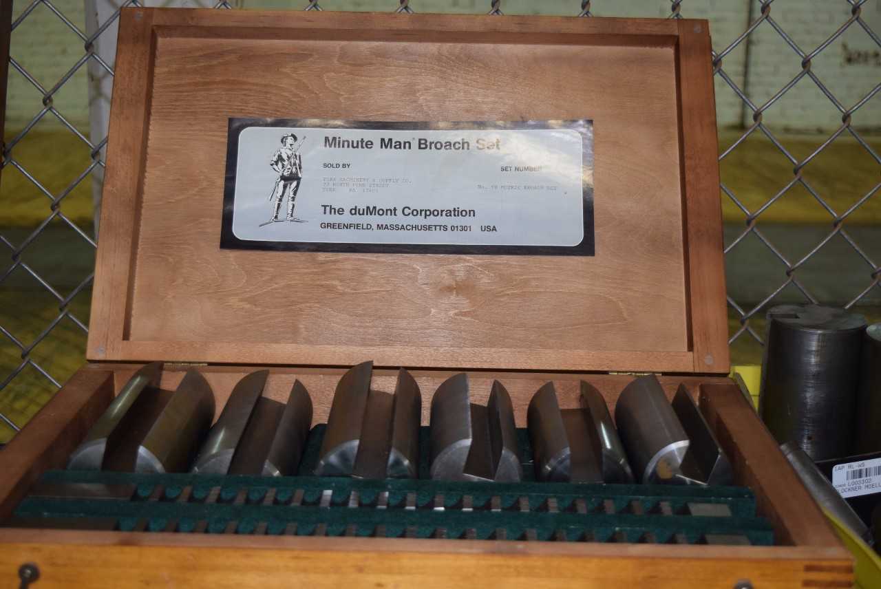 DUMONT MINUTE MAN BROACH SET NUMBER 90 METRIC - MISCELLANEOUS