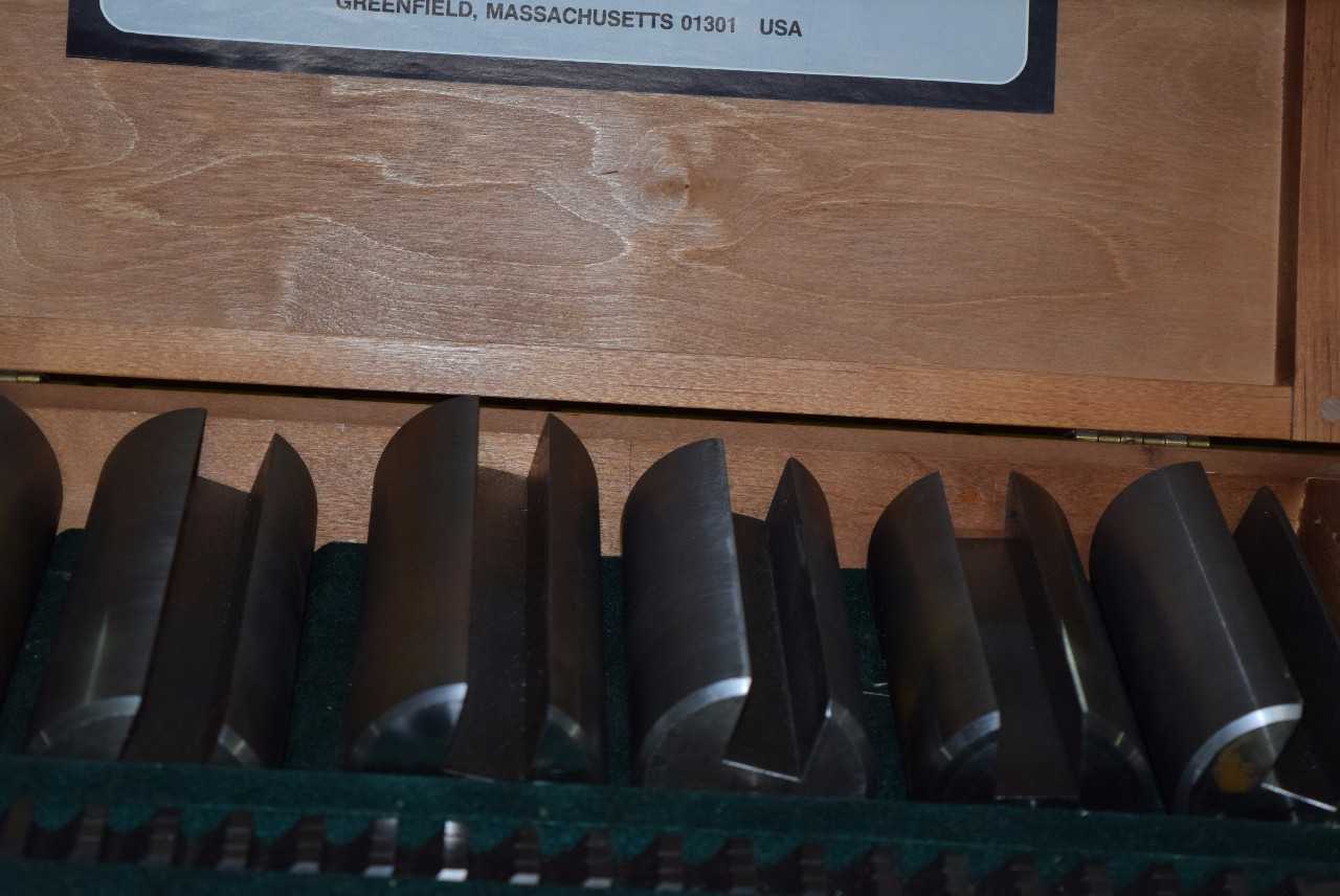 DUMONT MINUTE MAN BROACH SET NUMBER 90 METRIC - MISCELLANEOUS