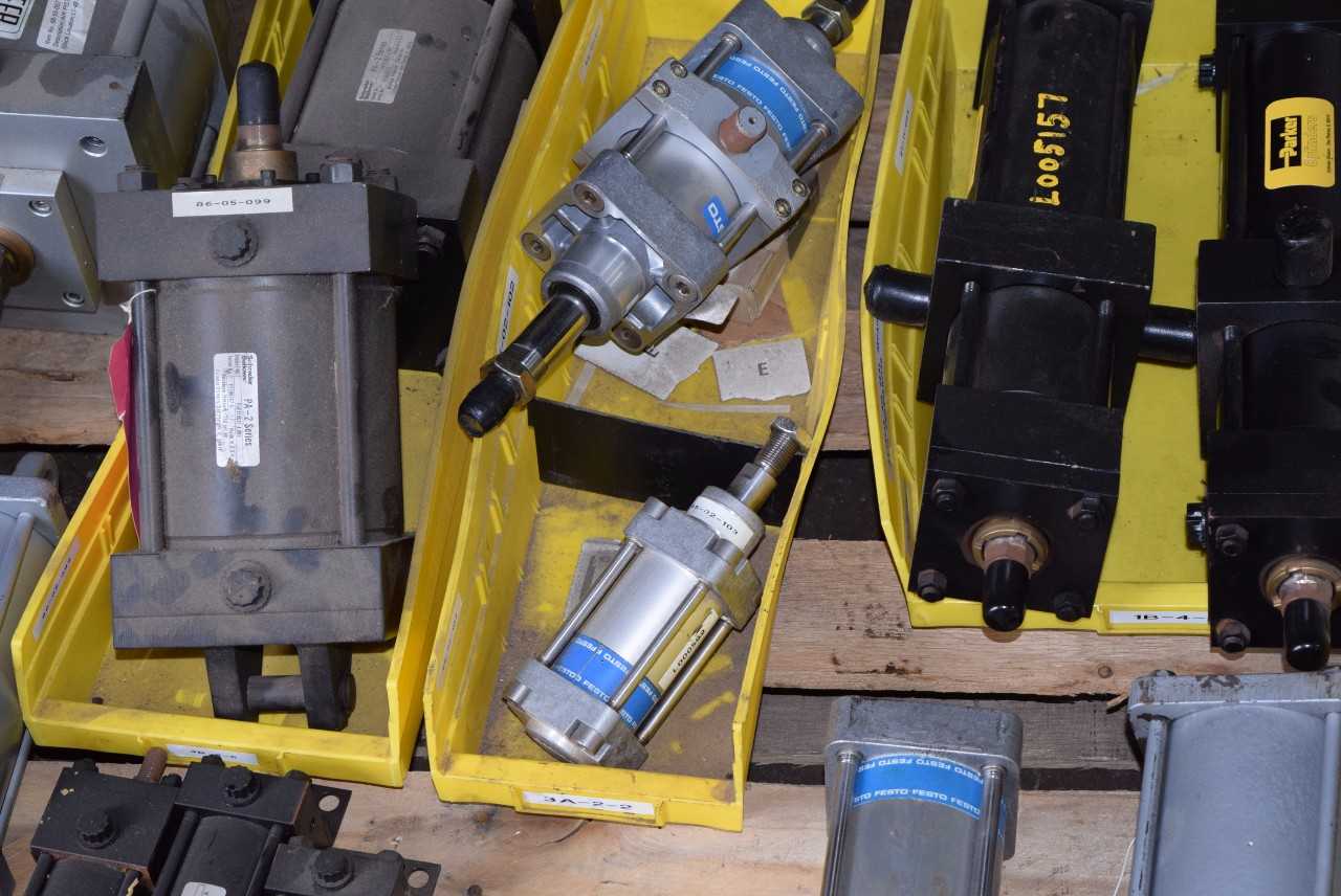 1 PALLET OF PNEUMATIC & HYDRAULIC CYLINDERS - MISCELLANEOUS