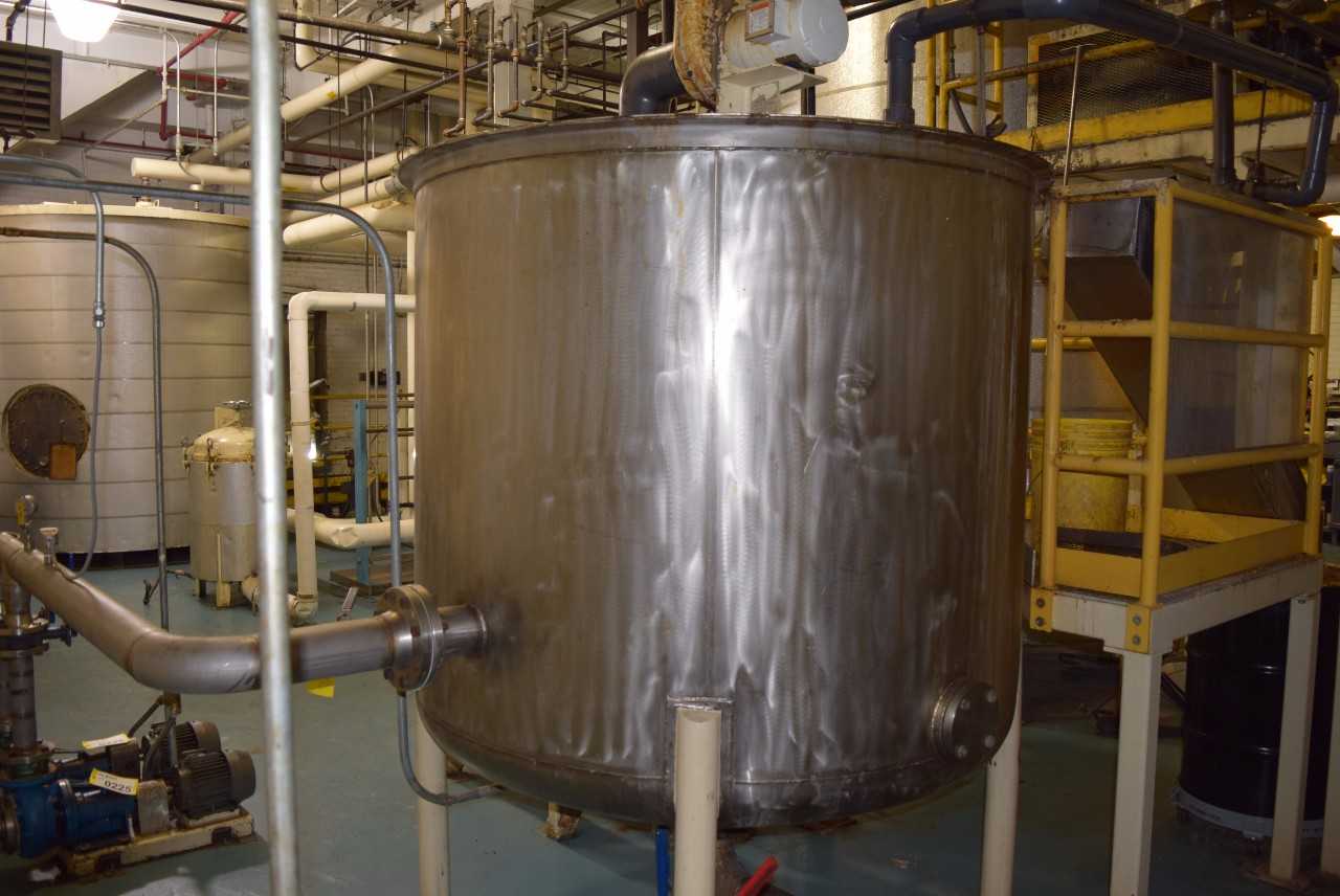 5 FT X 4.6 FT INCH STAINLESS STEEL TANK - MISCELLANEOUS