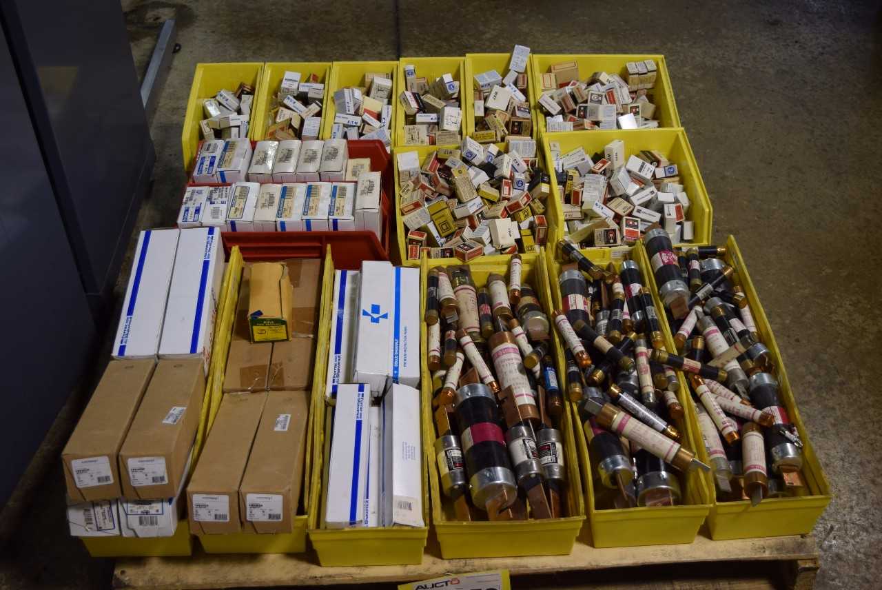 1 PALLET OF ASSORTED ELECTRICAL PARTS - MISCELLANEOUS