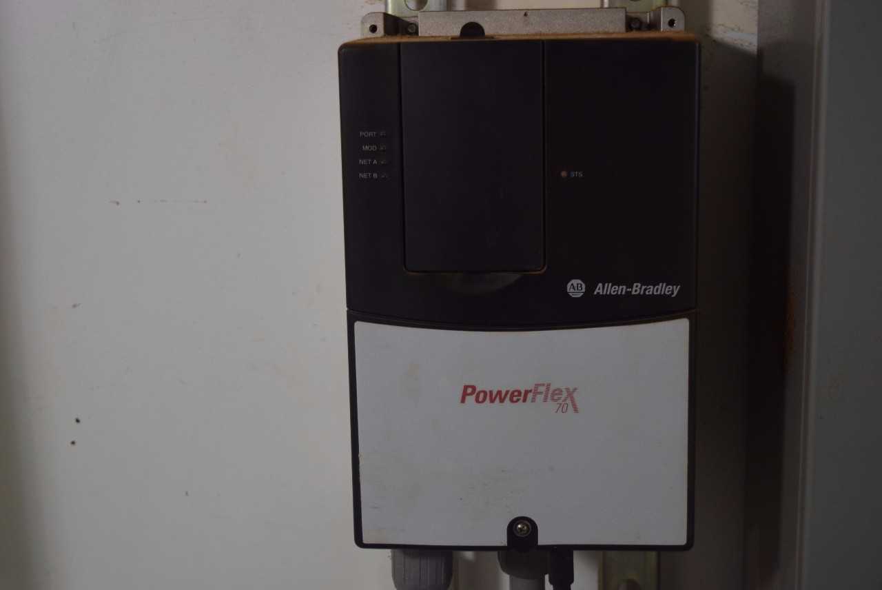 ALLEN BRADLEY POWERFLEX 70 7.5 HP AC MOTOR DRIVE - MISCELLANEOUS