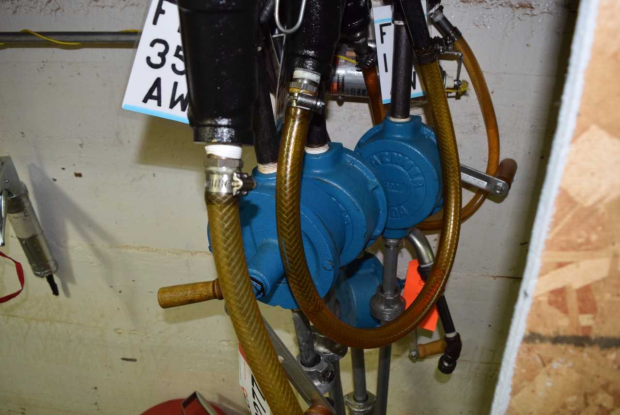 LOT OF BLACKMER 210A MANUAL LUBE PUMP - MISCELLANEOUS